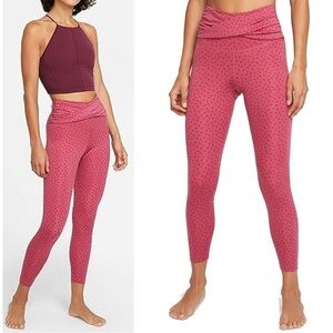Nike Yoga Pink Polka Dots Twist Waist 7/8 Athletic Capri‎ Tights Size Small